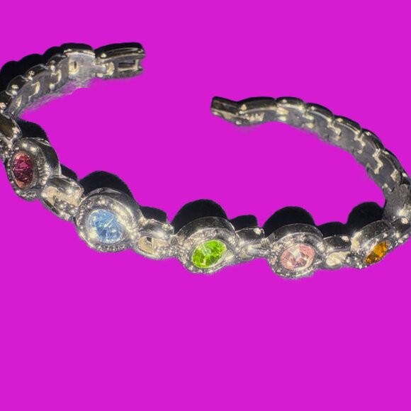 Silver Rainbow Jeweled Bracelet Size 7 with Snap Lock NWOT - Picture 11 of 12